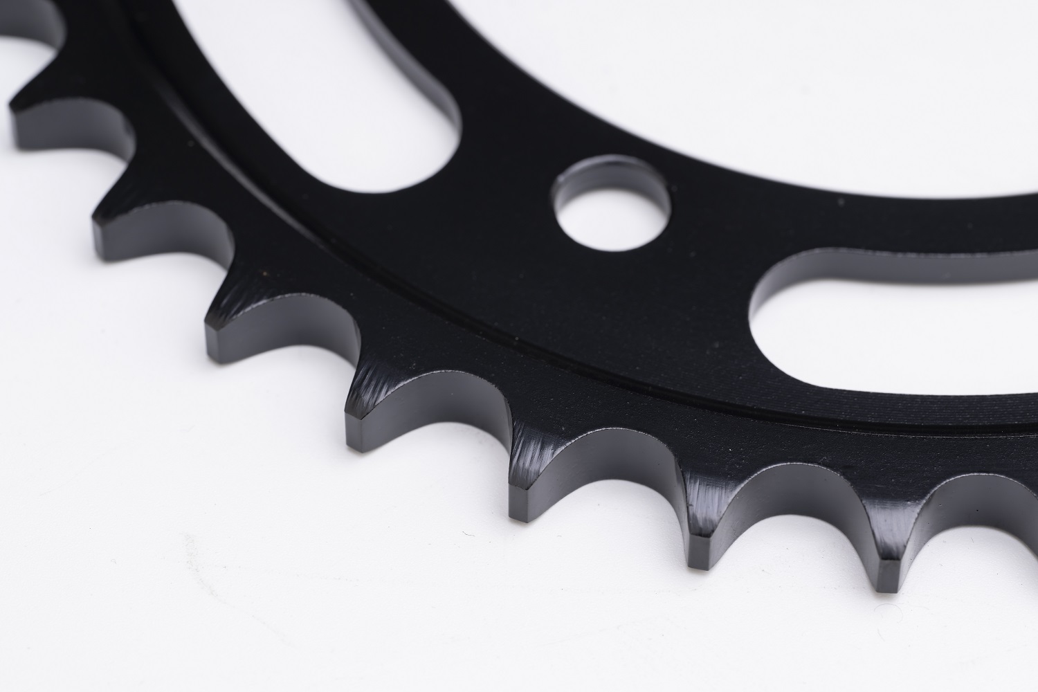 絶版車のレストアには ・・・その1 「スプロケットは アファム